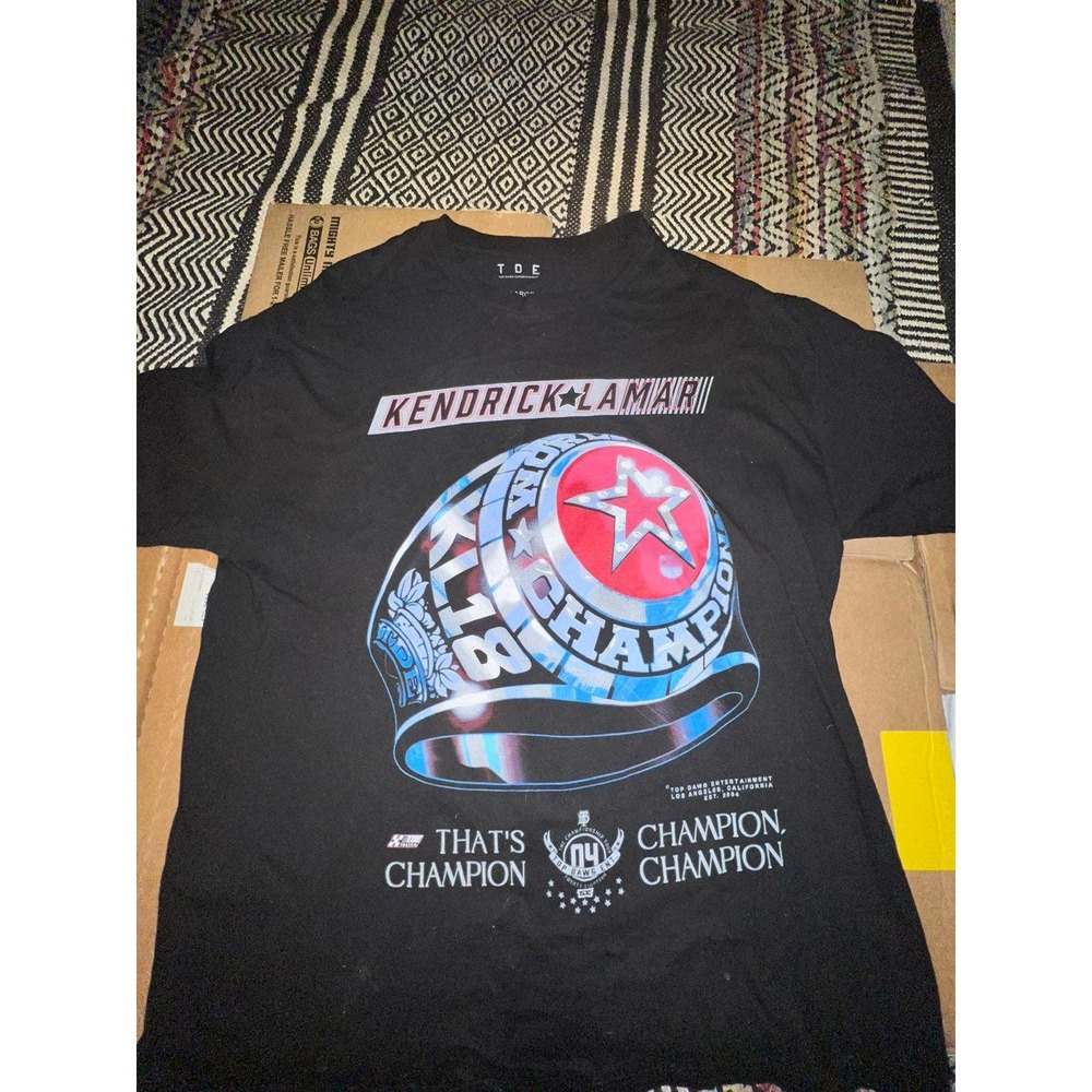 Kendrick Lamar TDE (Top Dawg Entertainment) Champion Ring T-Shirt - XL